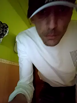 Snapshot of Reinventando_el_porno chatting on 23, 4, 2026 Reinventando el porno online show from 23, 4, 2026