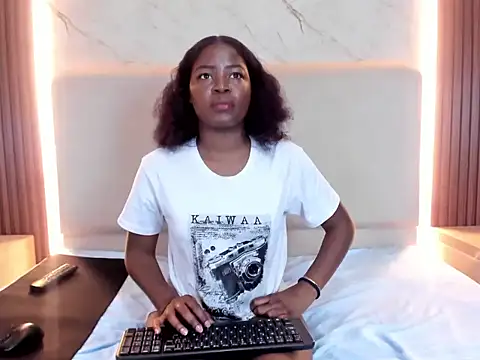 Snapshot of YuyuHOT chatting on 23, 4, 2026 YuyuHOT online show from 23, 4, 2026