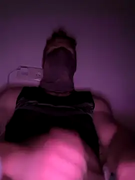 Snapshot of Ben2121- chatting on 22, 4, 2026 Ben2121- online show from 22, 4, 2026