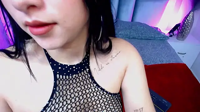EmmyCastillo online show from 7, 7, 2026