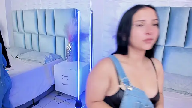 EmmyCastillo online show from 14, 7, 2026