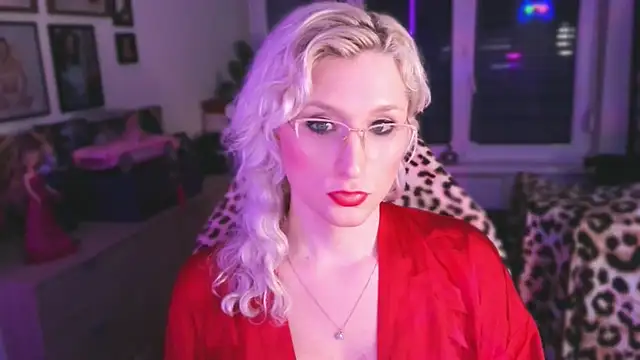Snapshot of Madame_Blonde chatting on 23, 4, 2026 Madame Blonde online show from 23, 4, 2026