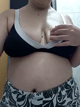 Snapshot of SweetyNaugthy chatting on 25, 4, 2026 SweetyNaugthy online show from 25, 4, 2026