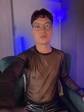 Snapshot of SamaelGarro_ chatting on 24, 4, 2026 SamaelGarro online show from 24, 4, 2026