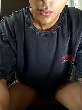 Snapshot of skinny_raj chatting on 16, 5, 2026 skinny raj online show from 16, 5, 2026