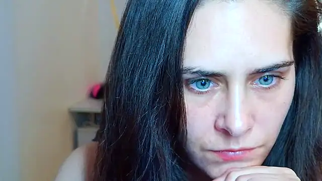 Snapshot of khalessi13 chatting on 26, 4, 2026 khalessi13 online show from 26, 4, 2026