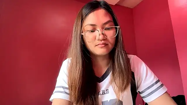 Snapshot of AliseSchiller chatting on 25, 4, 2026 AliseSchiller online show from 25, 4, 2026