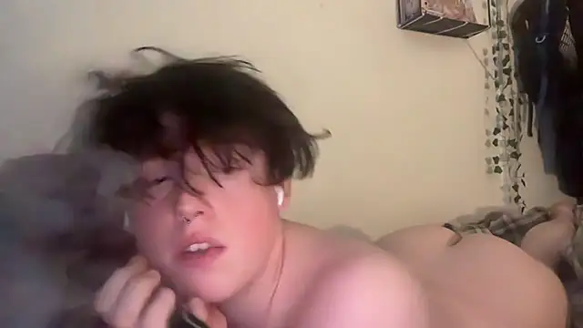 Snapshot of JacobHiltonn chatting on 23, 4, 2026 JacobHiltonn online show from 23, 4, 2026