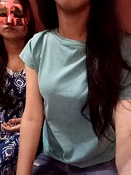 Snapshot of Coolbutterfly chatting on 24, 4, 2026 Coolbutterfly online show from 24, 4, 2026