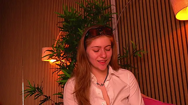 Snapshot of KhloeDaviss chatting on 17, 6, 2026 KhloeDaviss online show from 17, 6, 2026