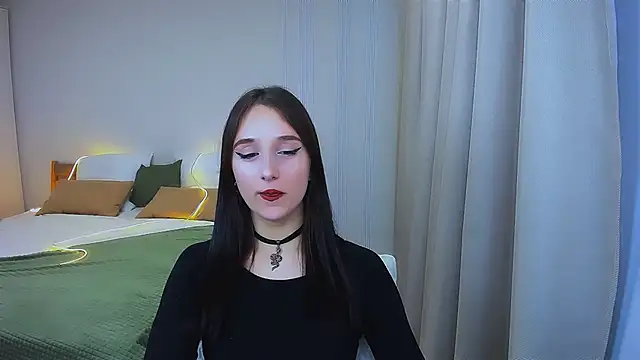Snapshot of JulietteMonli chatting on 18, 6, 2026 JulietteMonli online show from 18, 6, 2026