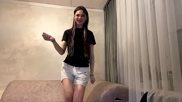Snapshot of TuZezima chatting on 27, 4, 2026 TuZezima online show from 27, 4, 2026