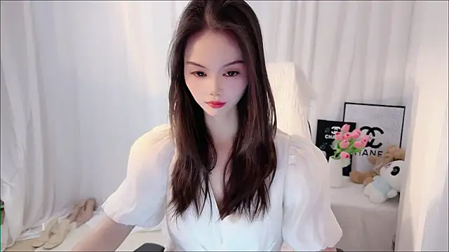 Snapshot of Ella-001 chatting on 29, 4, 2026 Ella-001 online show from 29, 4, 2026