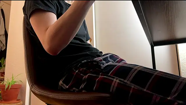 Snapshot of Yourgoodboy_j chatting on 27, 4, 2026 Yourgoodboy j online show from 27, 4, 2026