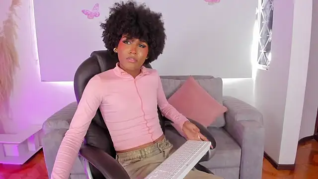 NaomiSaenz  online show from 28, 7, 2026