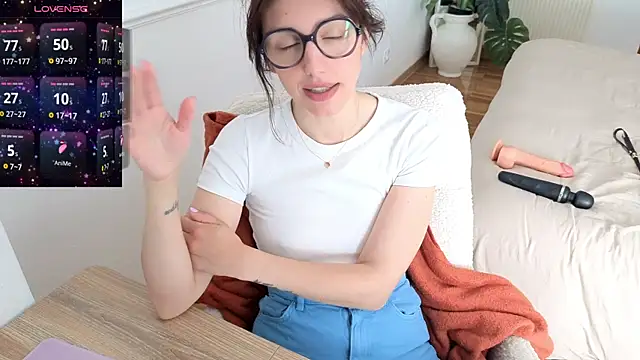 Snapshot of charlieangella chatting on 27, 4, 2026 charlieangella online show from 27, 4, 2026