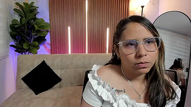 Sharon rhodes  online show from 26, 4, 2026