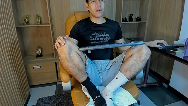 Snapshot of Derek_Voss chatting on 28, 4, 2026 Derek Voss online show from 28, 4, 2026