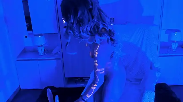 TomieDark  online show from 29, 4, 2026