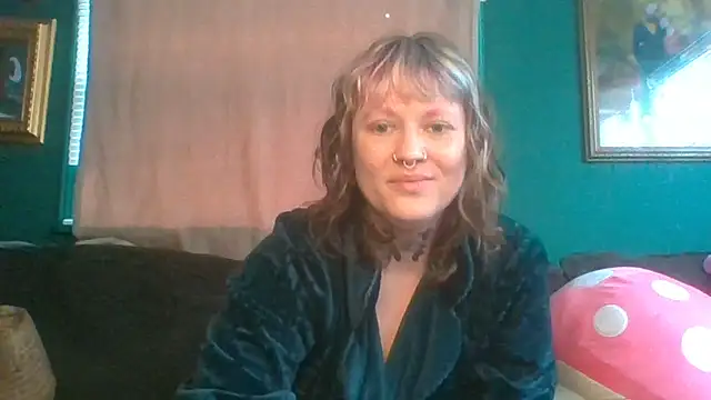 Snapshot of RosieSwitchBitch chatting on 3, 5, 2026 RosieSwitchBitch online show from 3, 5, 2026
