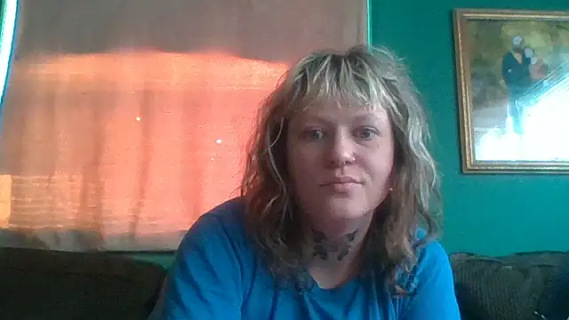 RosieSwitchBitch online show from 26, 6, 2026