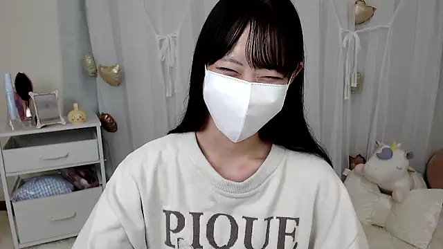 Snapshot of mii__tan chatting on 28, 4, 2026 mii tan online show from 28, 4, 2026