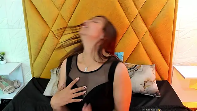 Snapshot of AmbersRouse chatting on 24, 4, 2026 AmbersRouse online show from 24, 4, 2026