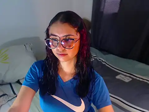 Snapshot of BellaLuxxs chatting on 2, 5, 2026 BellaLuxxs online show from 2, 5, 2026