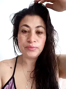 Snapshot of DessireLeclair_ chatting on 24, 4, 2026 DessireLeclair online show from 24, 4, 2026