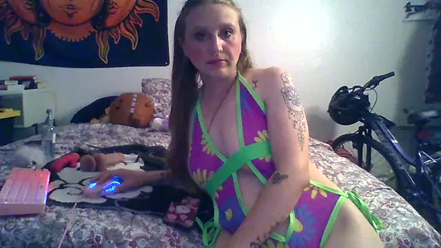 Snapshot of BunnyHooppss chatting on 10, 6, 2026 BunnyHooppss online show from 10, 6, 2026