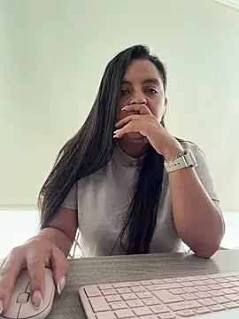 Snapshot of Just_Adri chatting on 24, 4, 2026 Just Adri online show from 24, 4, 2026