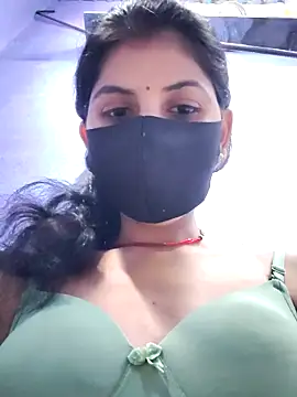 Snapshot of RUHI_1143 chatting on 5, 5, 2026 RUHI 1143 online show from 5, 5, 2026
