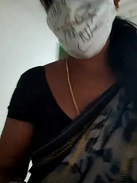 Snapshot of Tamil_Hot_HoneyBee chatting on 9, 5, 2026 Tamil Hot HoneyBee online show from 9, 5, 2026