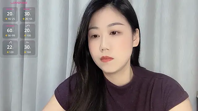 Snapshot of F-Yuwei chatting on 29, 4, 2026 F-Yuwei online show from 29, 4, 2026