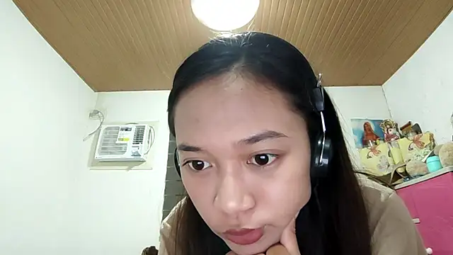 Snapshot of VincenzaHertler chatting on 26, 4, 2026 VincenzaHertler online show from 26, 4, 2026