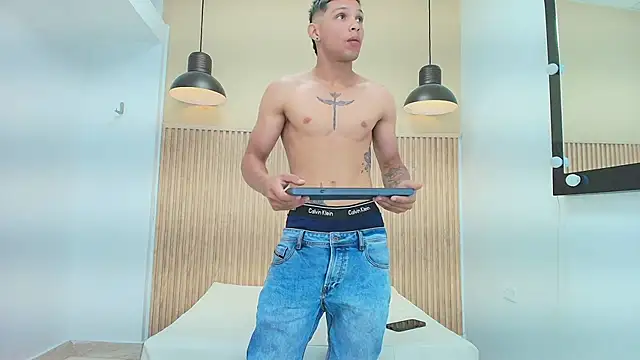 Snapshot of Brandon_Mercuri chatting on 27, 4, 2026 Brandon Mercuri online show from 27, 4, 2026