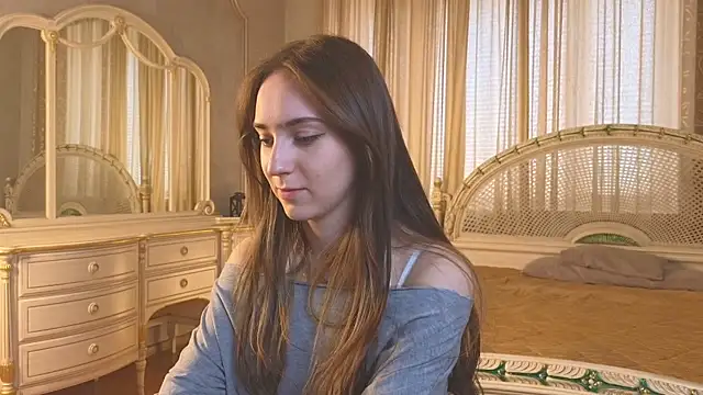 Snapshot of LoreCafasso chatting on 28, 4, 2026 LoreCafasso online show from 28, 4, 2026