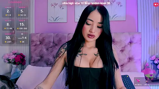 Snapshot of Ariana_west_ chatting on 25, 4, 2026 Ariana west online show from 25, 4, 2026