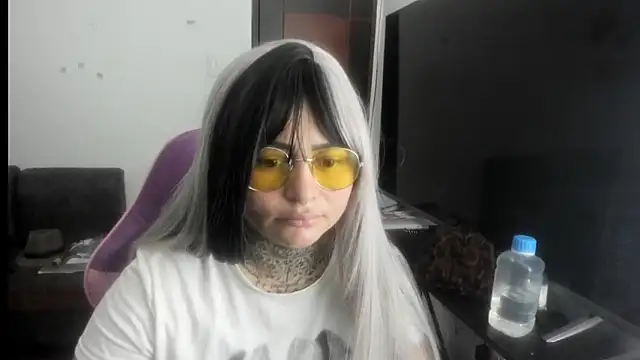 Snapshot of romina23 chatting on 19, 5, 2026 romina23 online show from 19, 5, 2026
