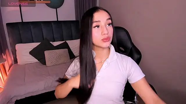Snapshot of megann_blaze chatting on 2, 7, 2026 megann blaze online show from 2, 7, 2026
