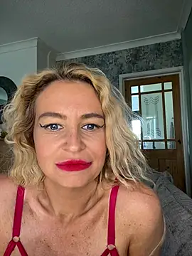 Snapshot of Sophielauren chatting on 27, 4, 2026 Sophielauren online show from 27, 4, 2026