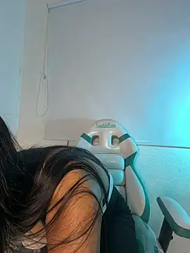 Arianna Toro  online show from 5, 8, 2026
