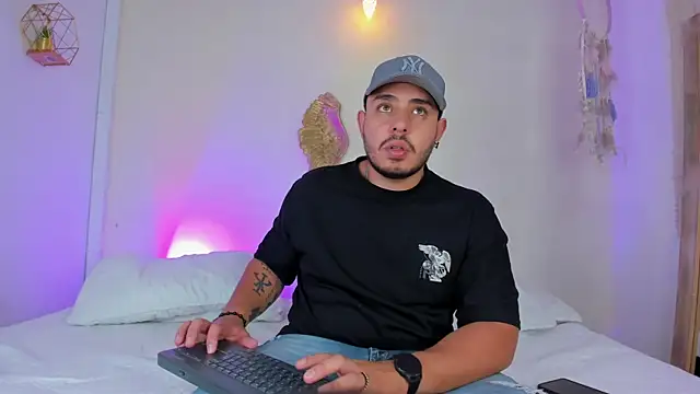 Snapshot of ChrisWyles chatting on 30, 4, 2026 ChrisWyles online show from 30, 4, 2026