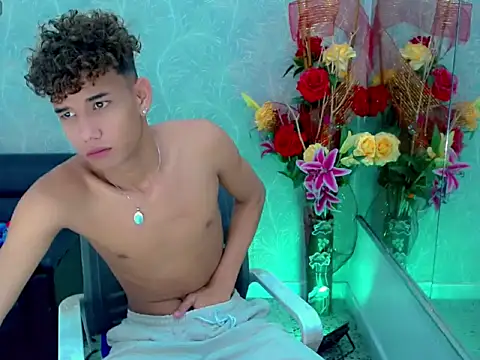Snapshot of santiago_twink chatting on 29, 4, 2026 santiago twink online show from 29, 4, 2026