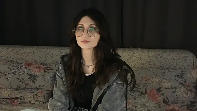 Snapshot of SaintMental chatting on 25, 4, 2026 SaintMental online show from 25, 4, 2026