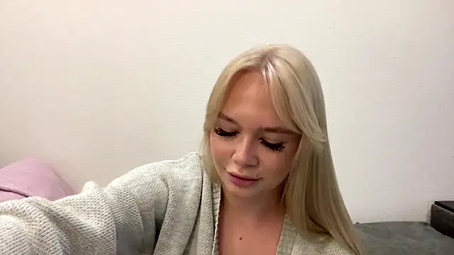 Snapshot of GooLana chatting on 25, 4, 2026 GooLana online show from 25, 4, 2026