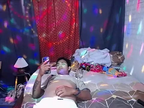 Snapshot of FleeCruz chatting on 25, 4, 2026 FleeCruz online show from 25, 4, 2026