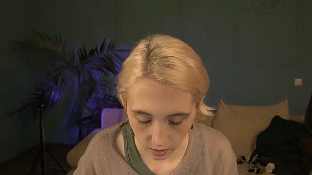 Snapshot of Elen_Moore chatting on 27, 4, 2026 Elen Moore online show from 27, 4, 2026