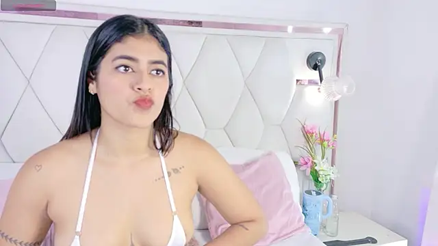 AbrilCollins online show from 30, 7, 2026
