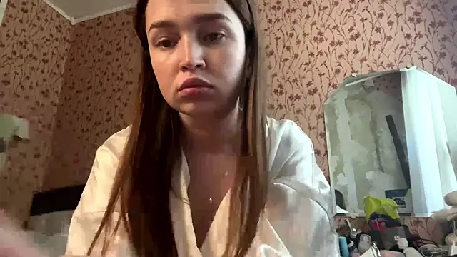 Snapshot of Chloooee chatting on 13, 7, 2026 Chloooee online show from 13, 7, 2026